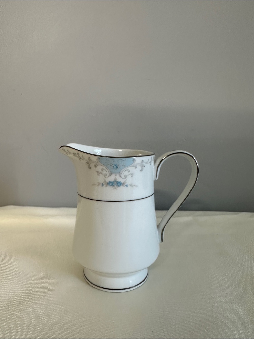 Fashion Royale Heirloom Fine China Creamer 8oz Discontinued